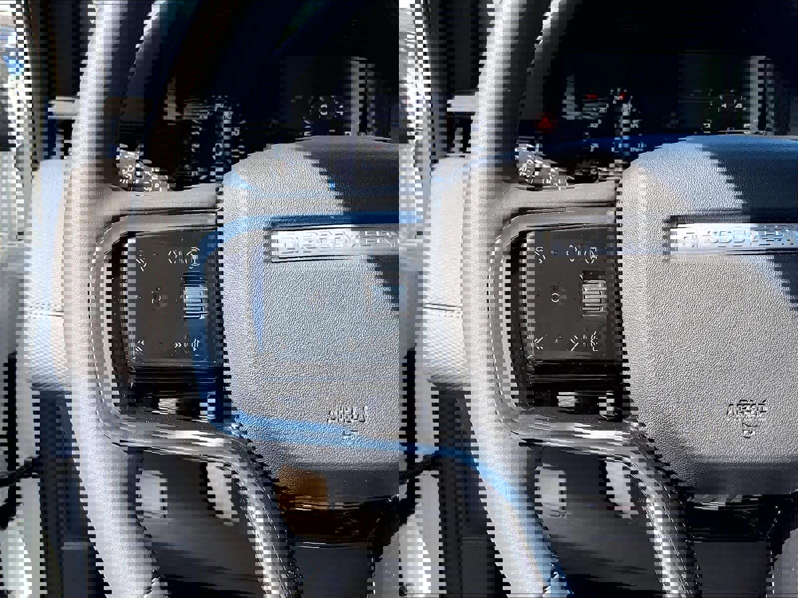 Used 2025 Land Rover Discovery Sport Dynamic SE image 19