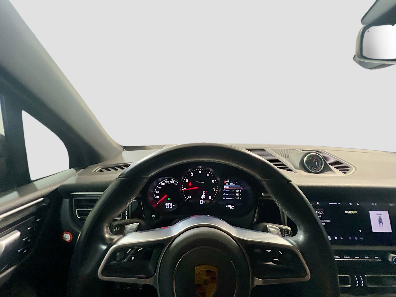 Used 2021 Porsche Macan image 7