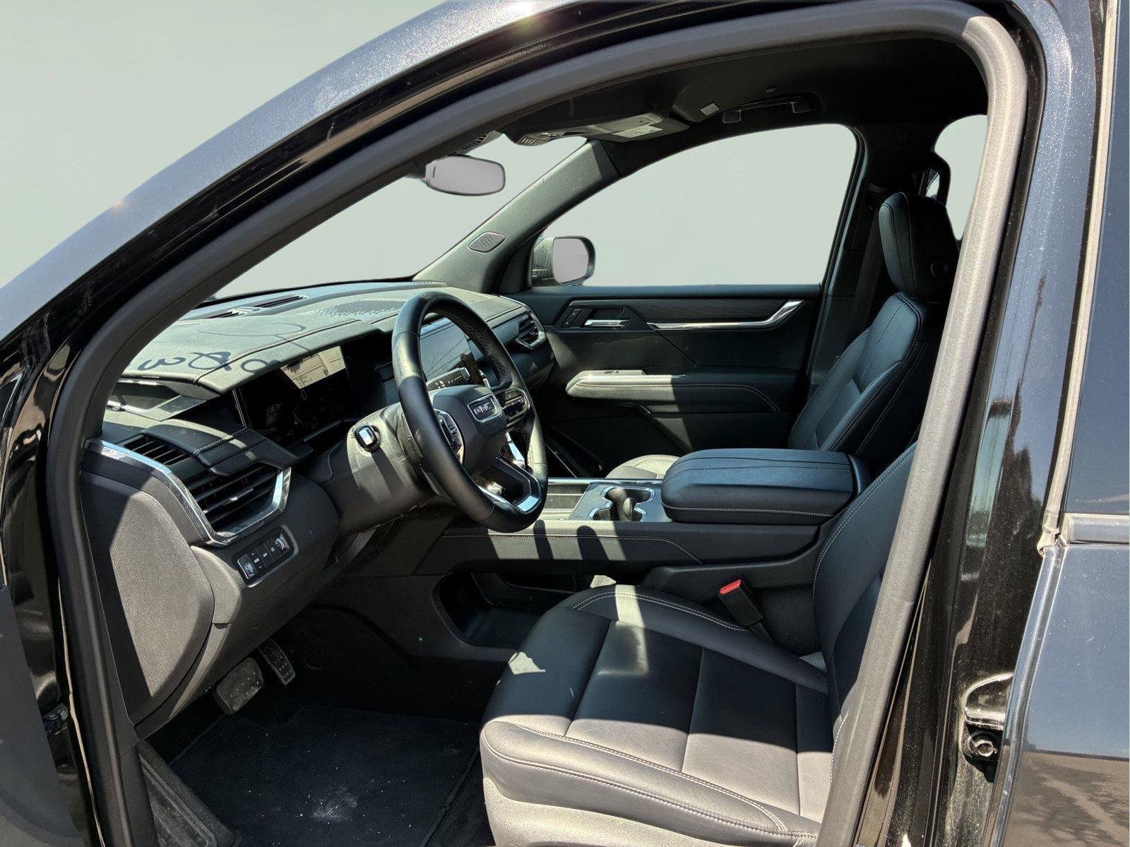 Used 2025 GMC Acadia Elevation AWD/4WD image 52