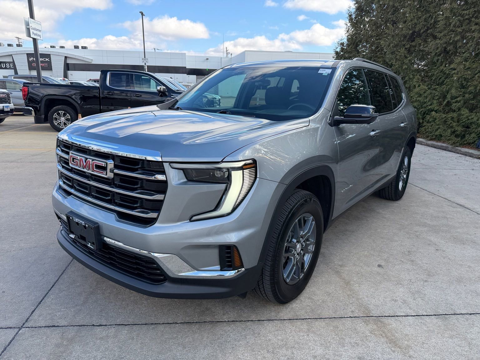 Used 2025 GMC Acadia Elevation image 7