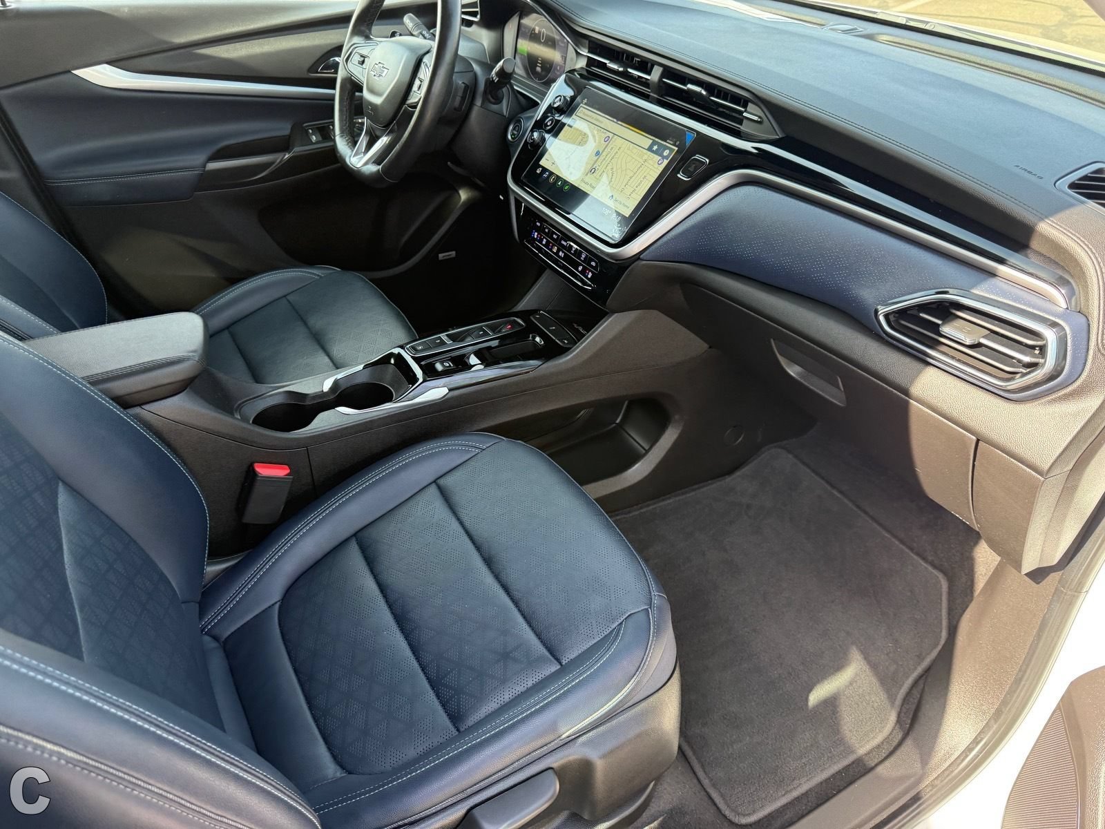 Certified 2023 Chevrolet Bolt EUV Premier w/ Sun & Sound Package FWD image 31