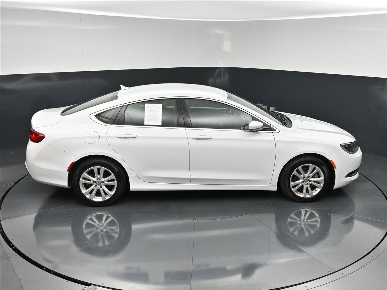 Used 2017 Chrysler 200 Limited Platinum w/ Comfort & Convenience Group FWD image 22