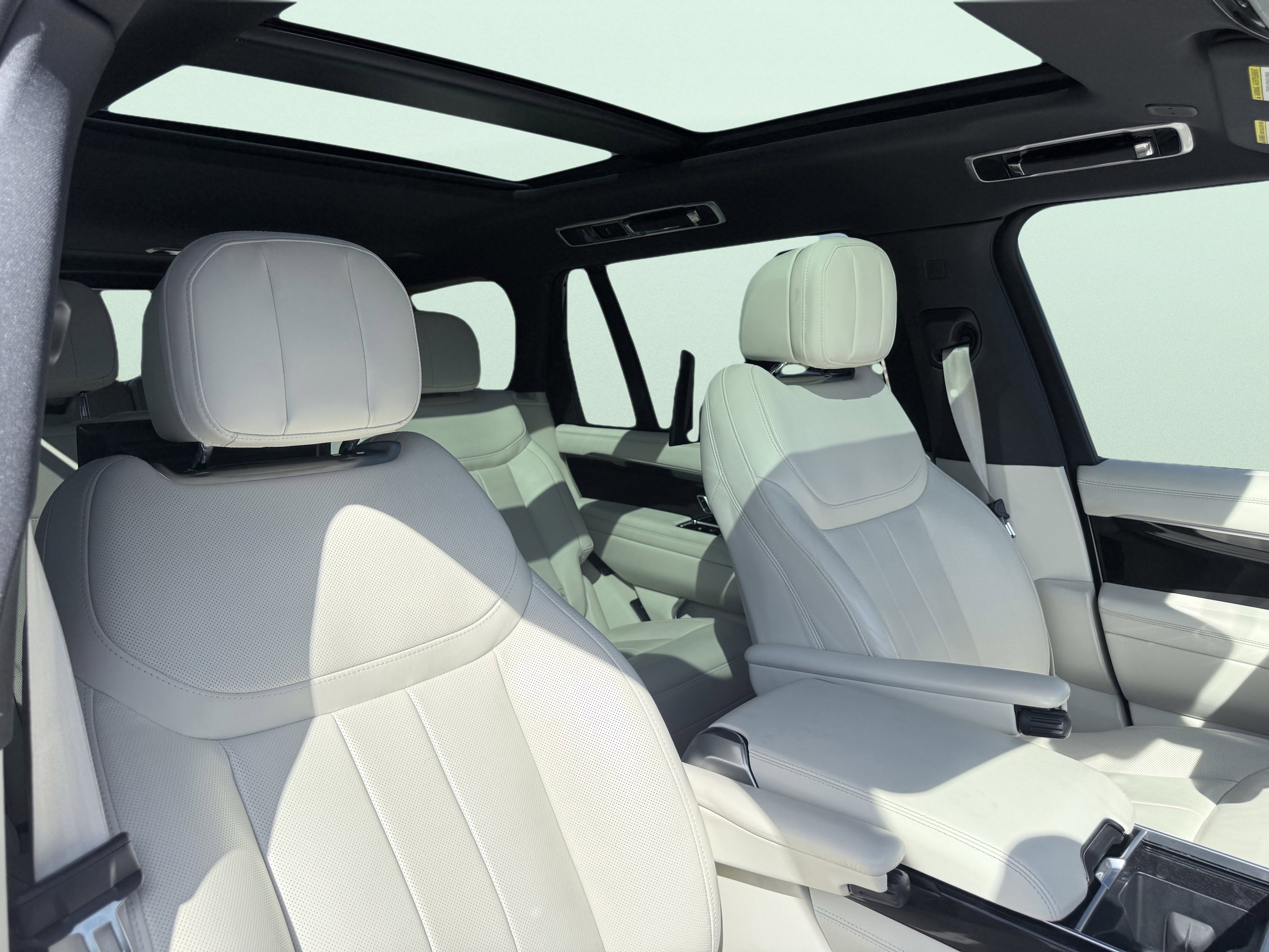 Used 2023 Land Rover Range Rover Long Wheelbase Autobiography image 63