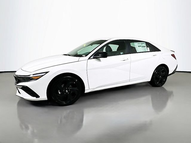 Used 2026 Hyundai Elantra Sport FWD image 3