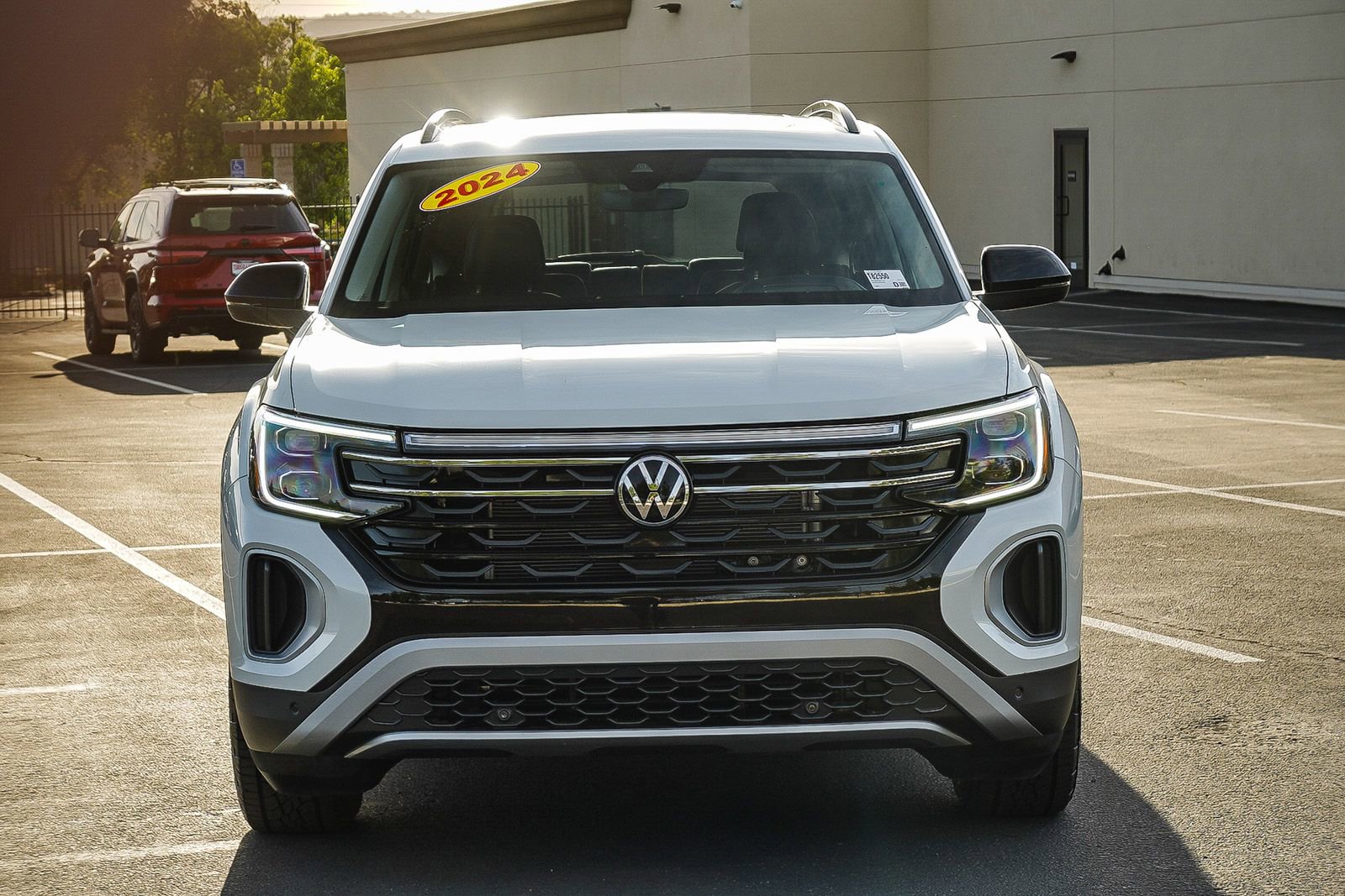 Used 2024 Volkswagen Atlas Peak Edition SEL AWD/4WD image 2