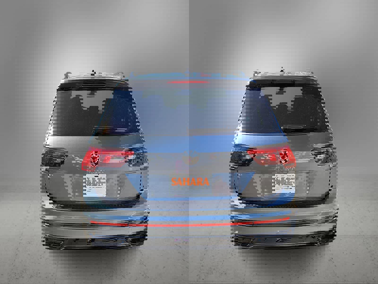 Used 2024 Volkswagen Tiguan SE R-Line image 8