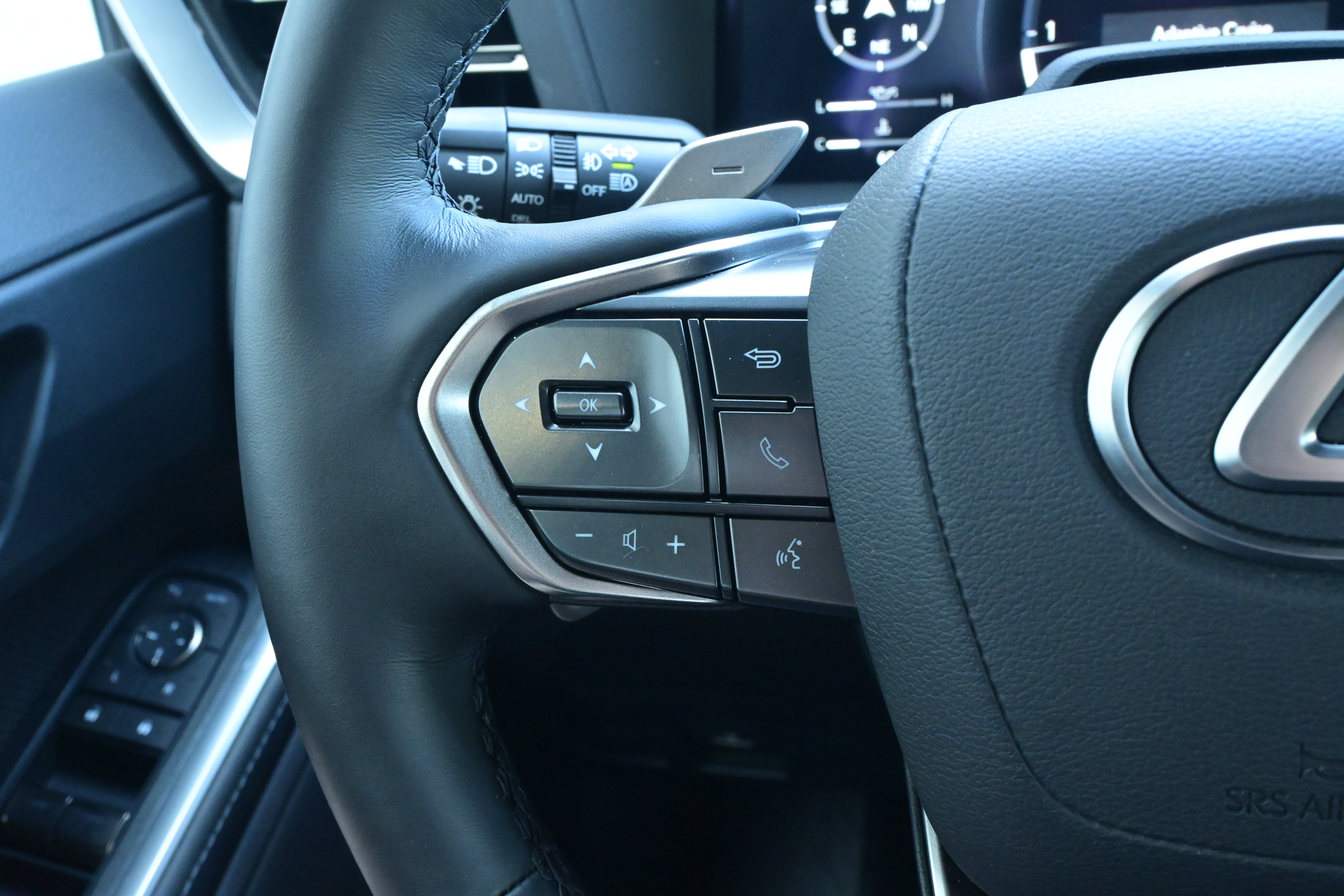Used 2025 Lexus GX 550 w/ Accessory Package (Z1) AWD/4WD image 18