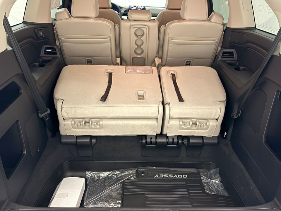 New 2026 Honda Odyssey EX-L image 8