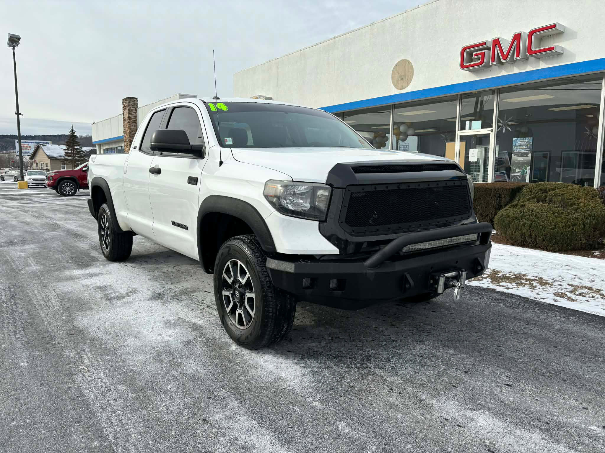 Used 2014 Toyota Tundra SR5 image 1