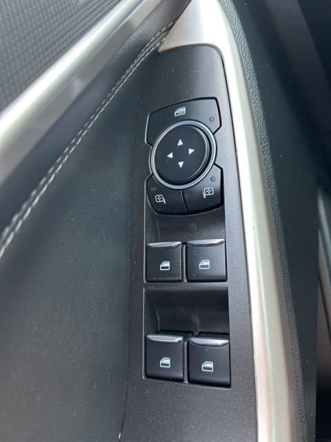 Used 2023 Ford Explorer XLT AWD/4WD image 31
