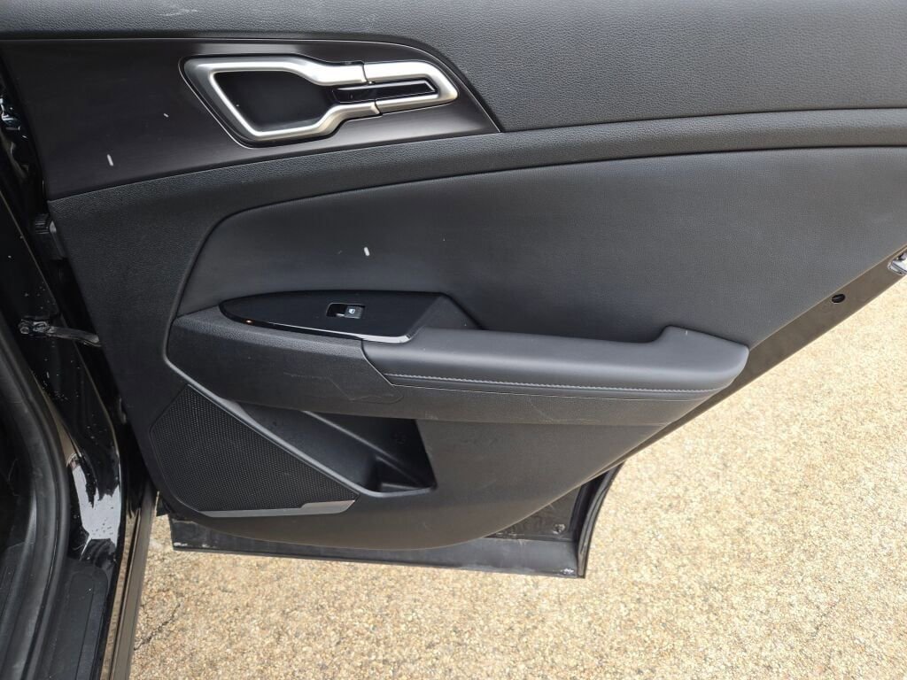 Used 2024 Kia Sportage EX image 9