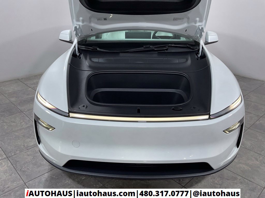 Used 2026 Tesla Model Y AWD image 10