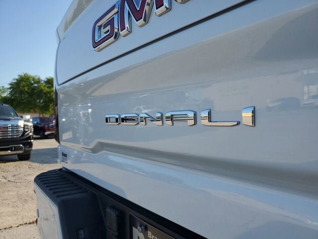 New 2026 GMC Sierra 2500 Denali w/ Denali Reserve Package AWD/4WD image 9