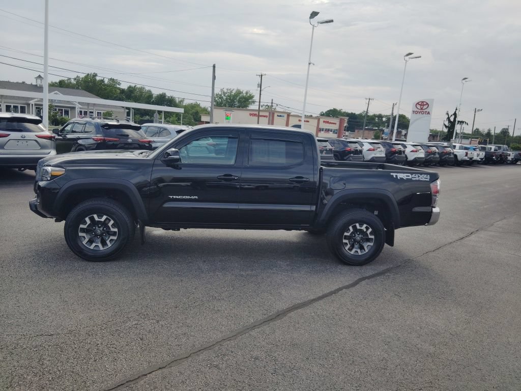 Certified 2023 Toyota Tacoma TRD Off-Road AWD/4WD image 4