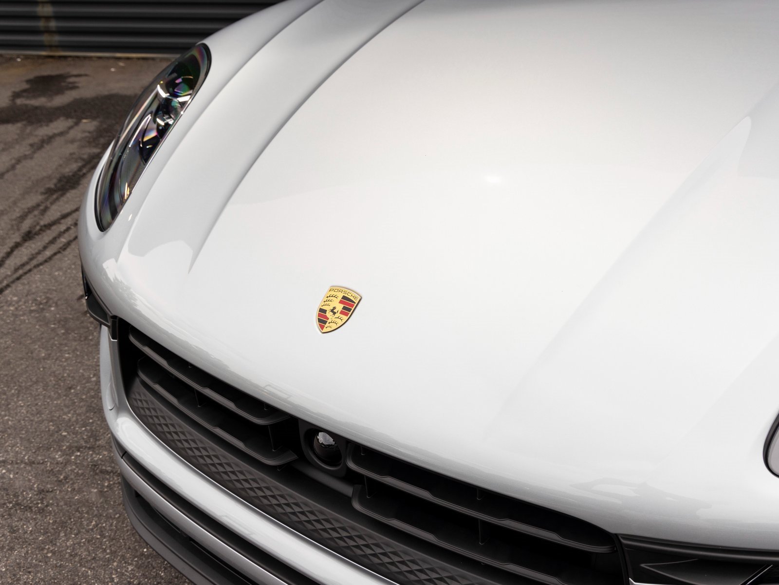 Certified 2025 Porsche Macan image 10