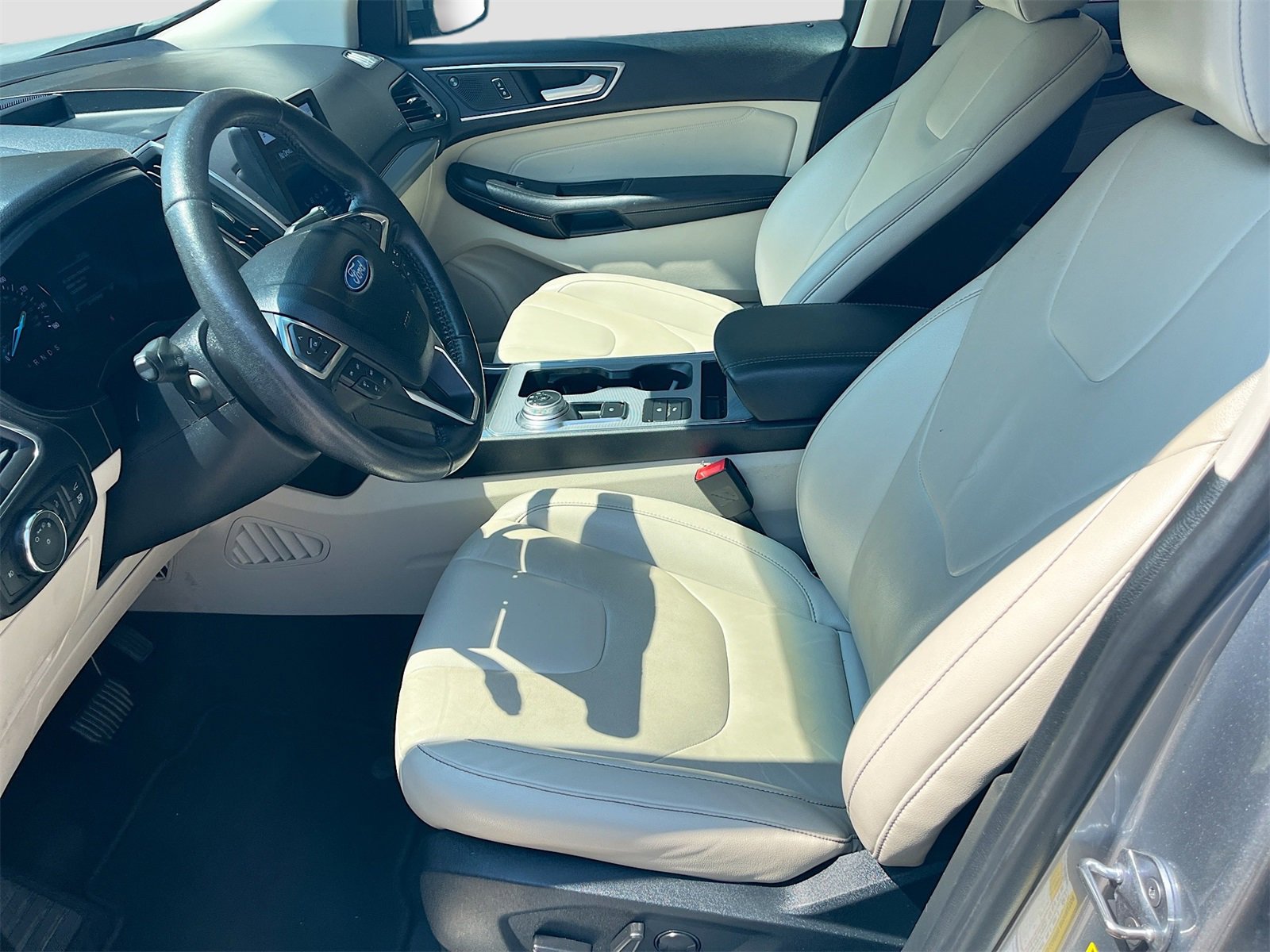 Used 2022 Ford Edge Titanium image 21