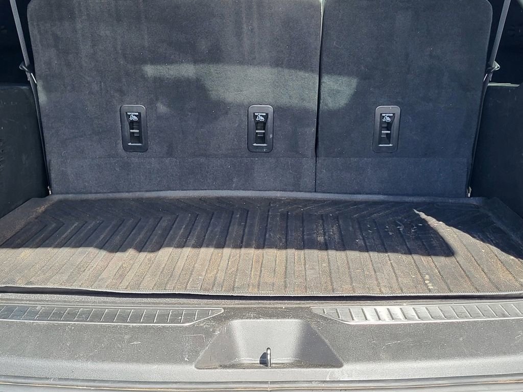 Used 2022 GMC Yukon XL Denali image 30