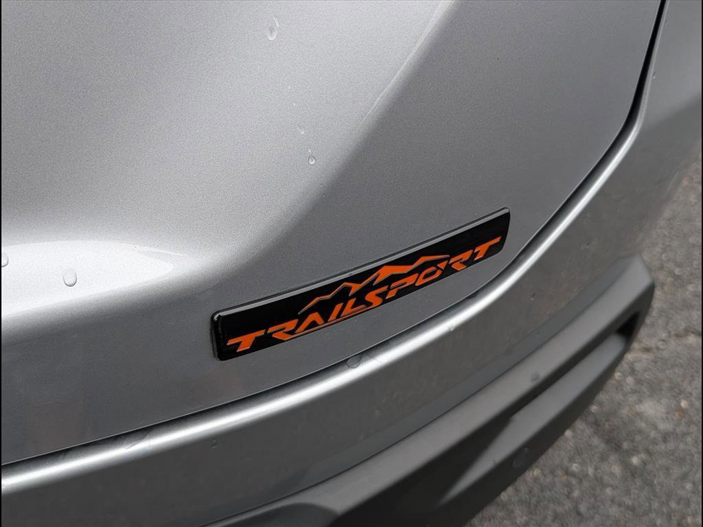 Used 2025 Honda Pilot TrailSport image 8