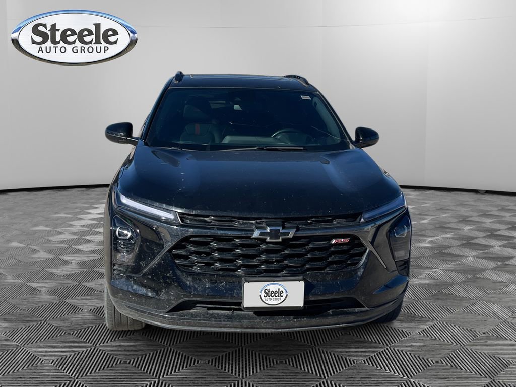 Certified 2025 Chevrolet Trax RS w/ Sunroof Package image 8