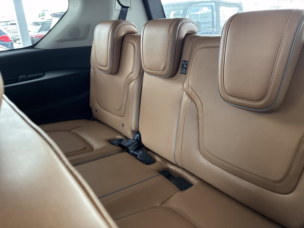 New 2027 INFINITI QX80 Luxe w/ Cargo Package RWD image 13