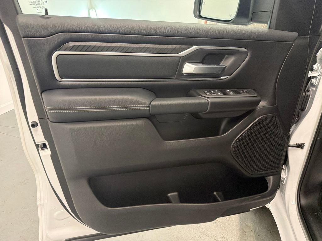 New 2026 RAM 1500 4x4 Crew Cab image 11