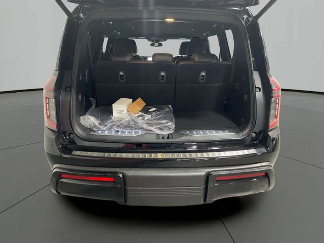 New 2025 Nissan Armada SL w/ Captain's Chari Seat Package AWD/4WD image 9