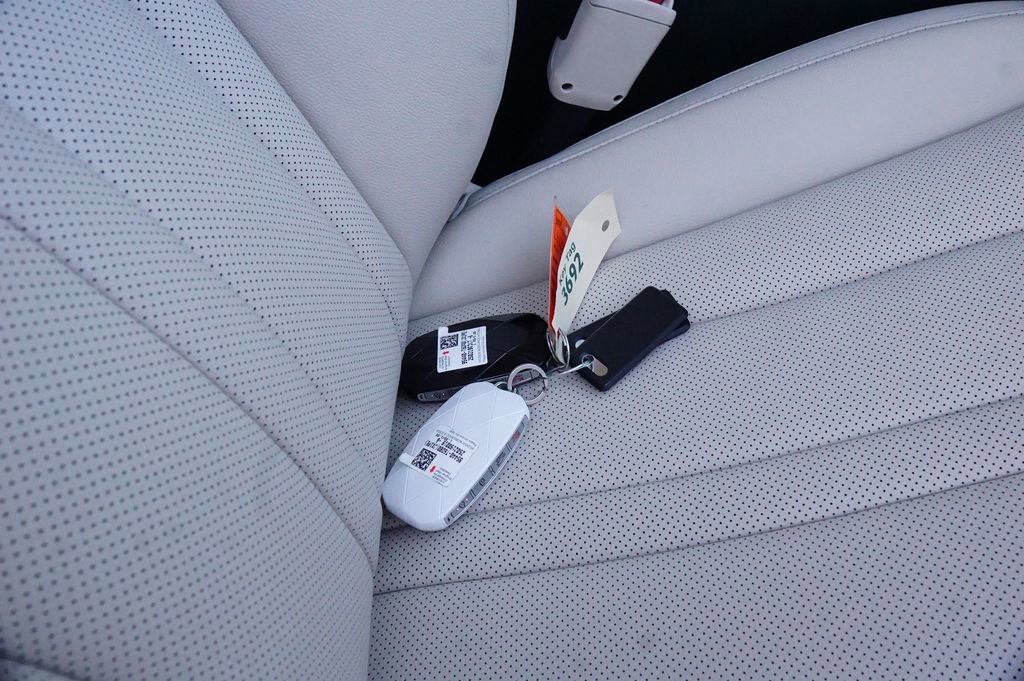 New 2025 Genesis GV80 2.5T Standard image 24