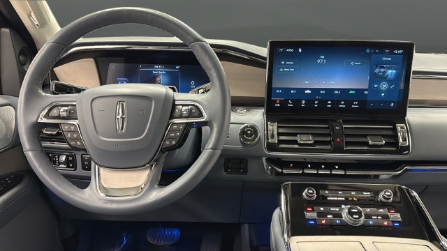 Used 2023 Lincoln Navigator Black Label AWD/4WD image 10