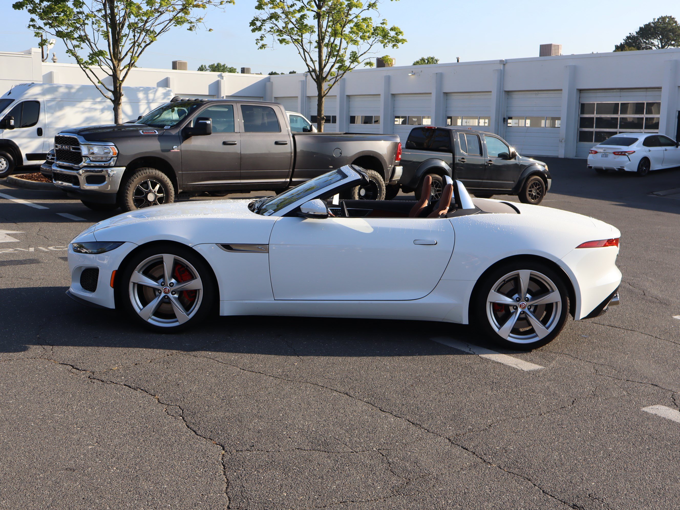 Used 2022 Jaguar F-TYPE Convertible RWD image 7