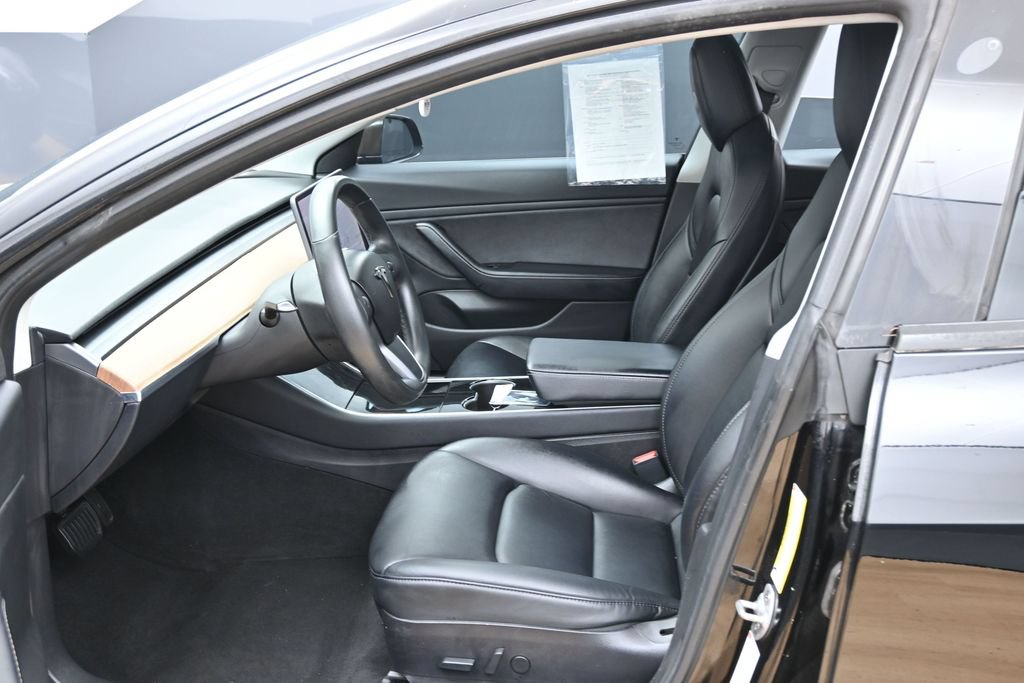 Used 2018 Tesla Model 3 Mid Range RWD image 9