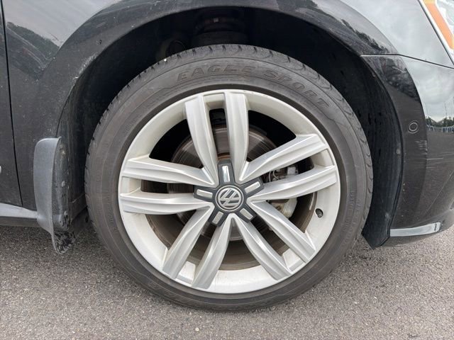 Used 2016 Volkswagen Passat 3.6 SEL Premium FWD image 4
