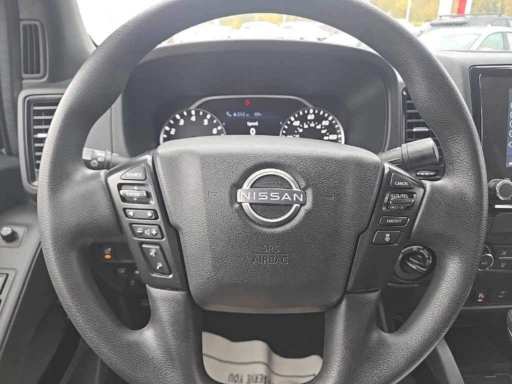 Used 2023 Nissan Frontier SV w/ Midnight Edition Package image 14