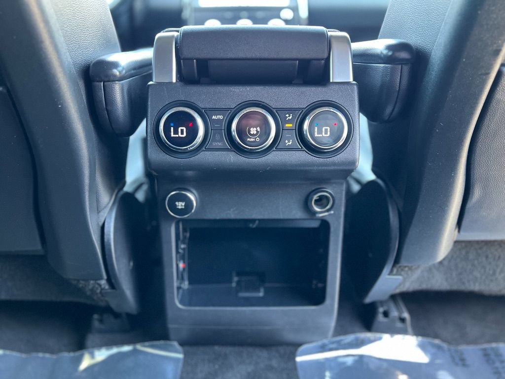 Used 2020 Land Rover Discovery SE AWD/4WD image 25