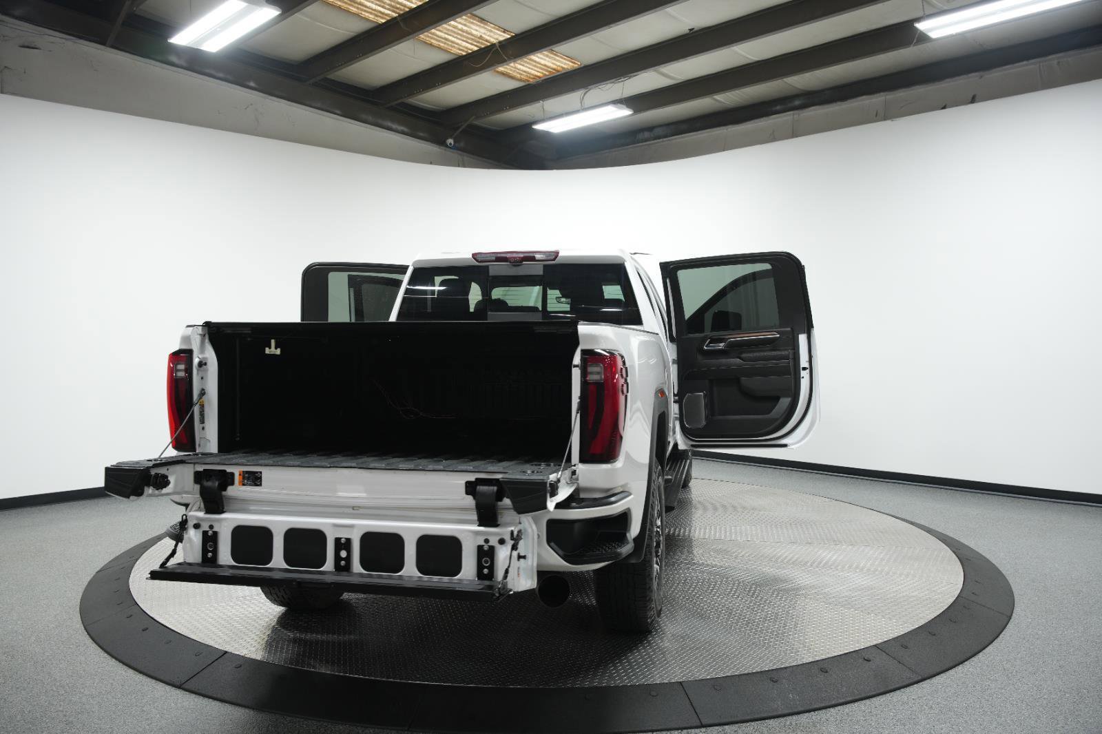 Used 2024 GMC Sierra 2500 Denali w/ Denali Reserve Package image 14