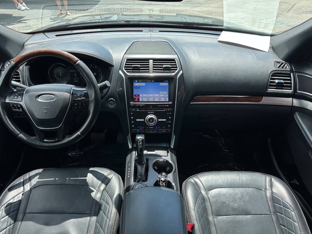 Used 2017 Ford Explorer Platinum AWD/4WD image 28