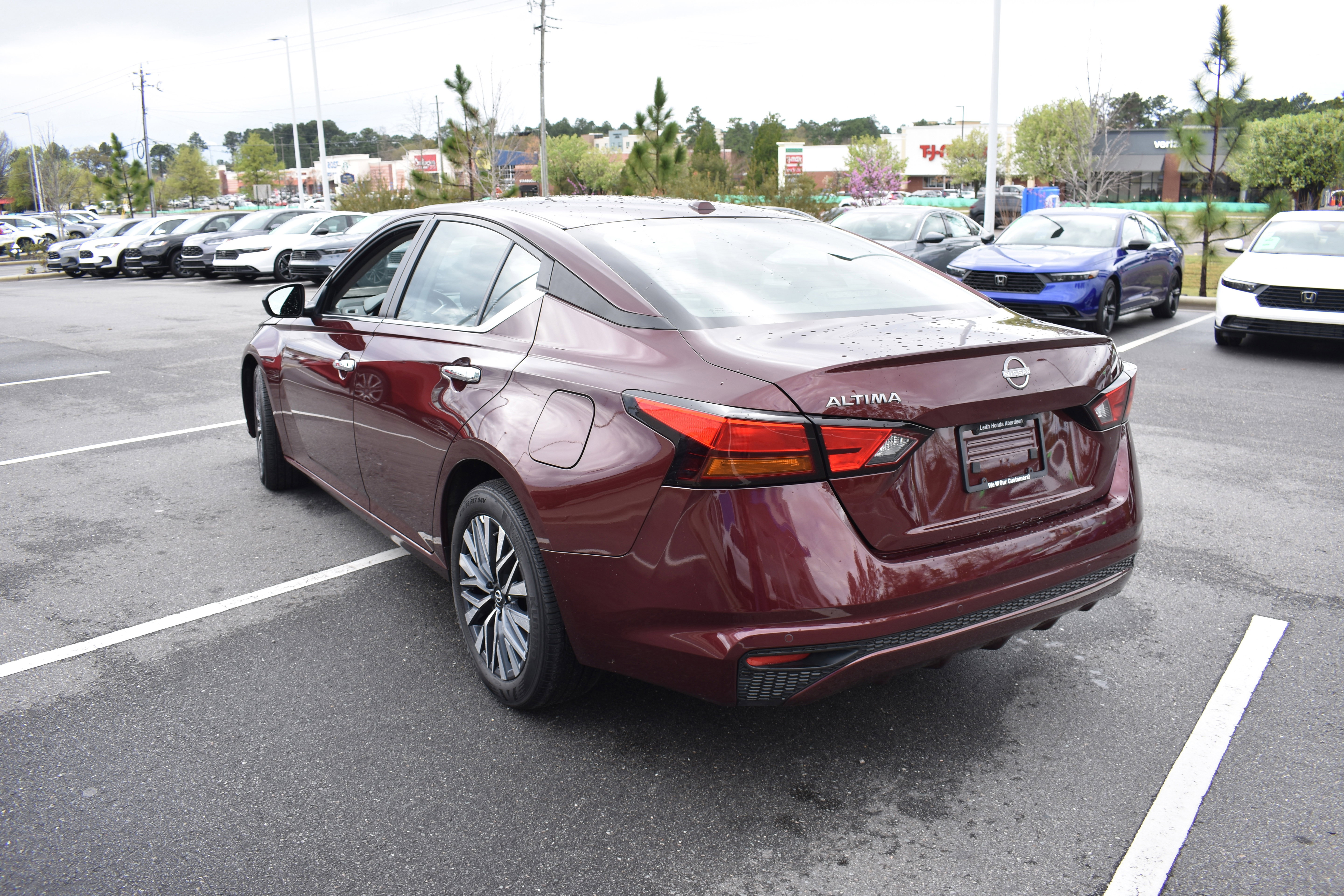 Used 2025 Nissan Altima 2.5 SV image 7