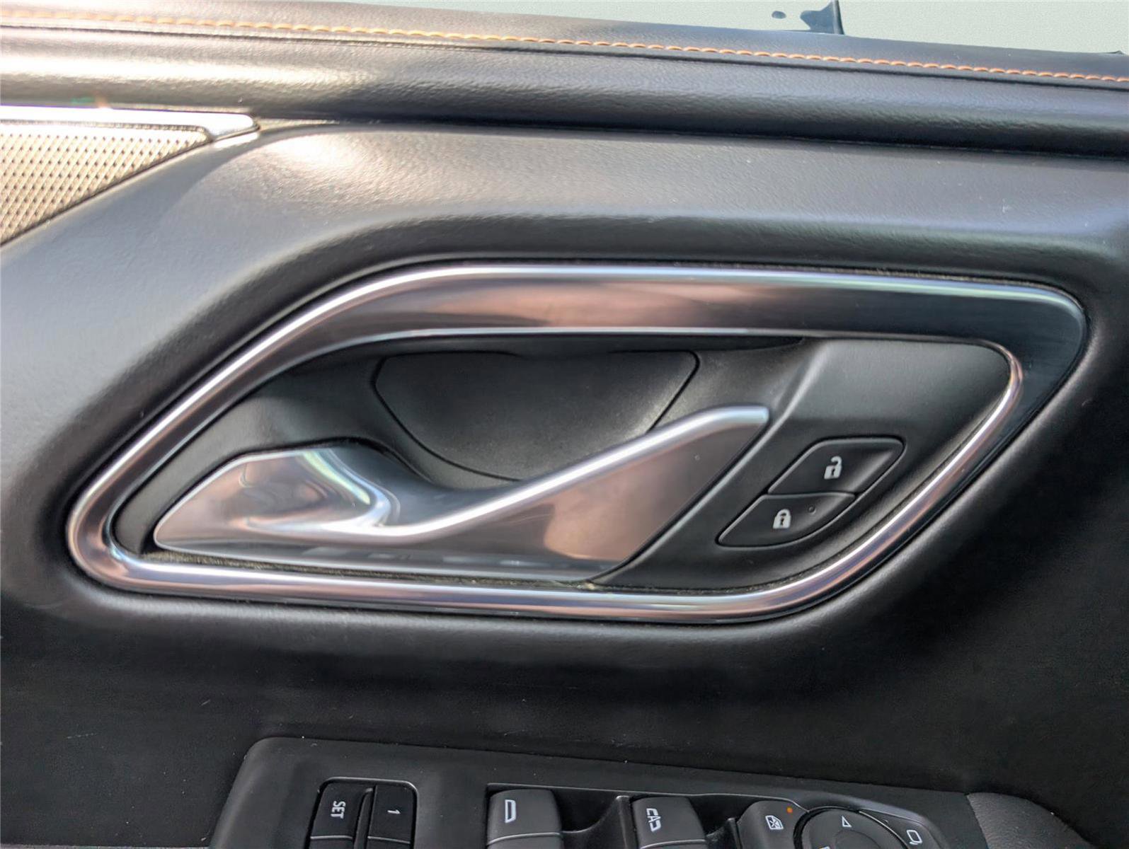 Used 2023 GMC Yukon AT4 w/ Technology Package AWD/4WD image 27