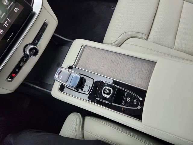 New 2026 Volvo XC90 B6 Ultra w/ Protection Package image 22