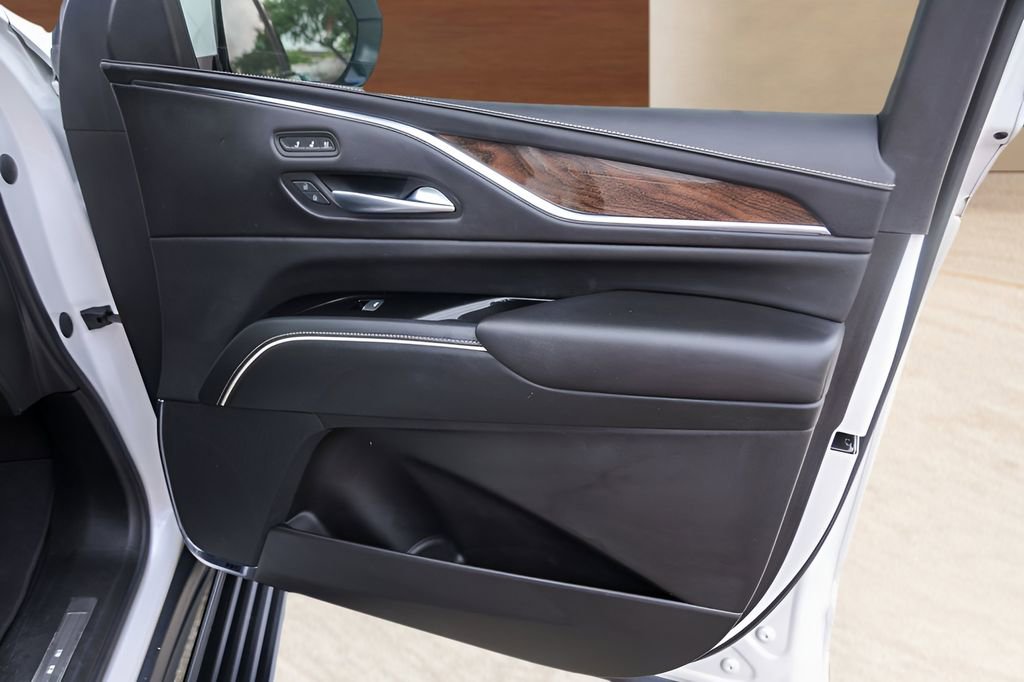 Certified 2023 Cadillac Escalade ESV Sport Platinum w/ LPO, ONYX Package AWD/4WD image 32