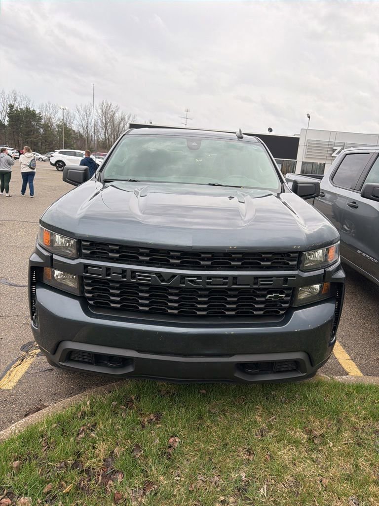 Used 2021 Chevrolet Silverado 1500 Custom w/ LPO, Dark Essentials Package AWD/4WD image 2
