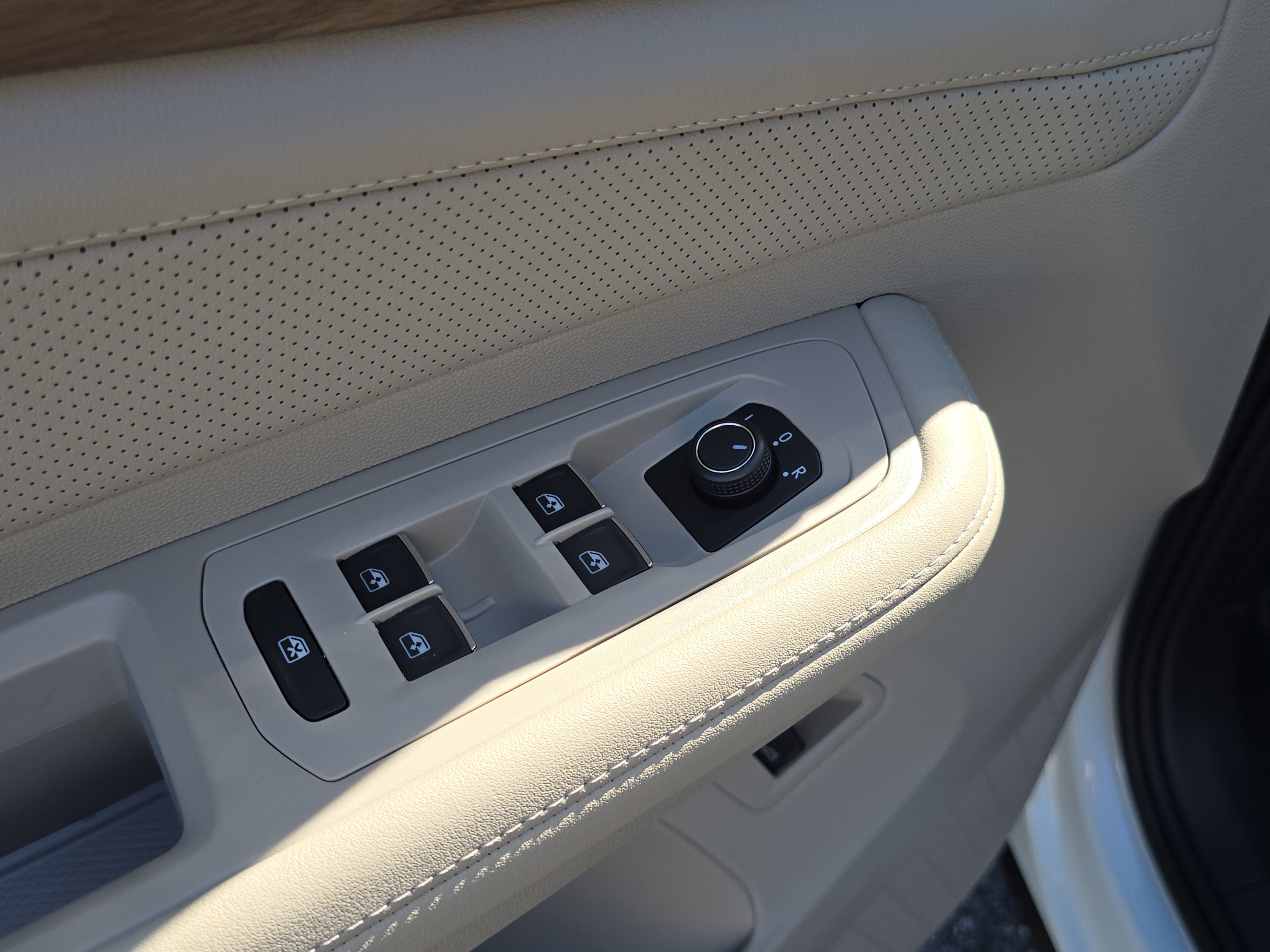 New 2026 Volkswagen Atlas SE image 19