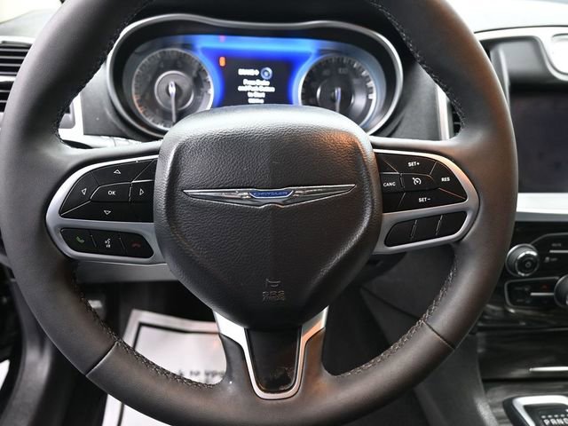 Used 2022 Chrysler 300 Touring L image 37