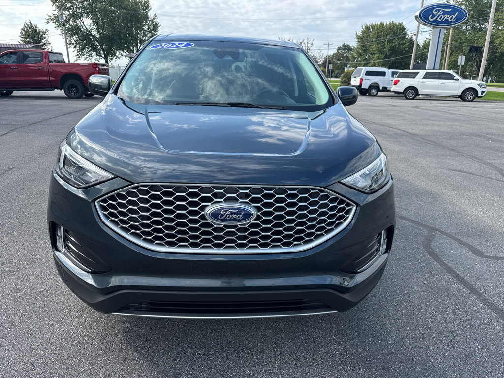 Used 2024 Ford Edge SEL w/ Convenience Package AWD/4WD image 4