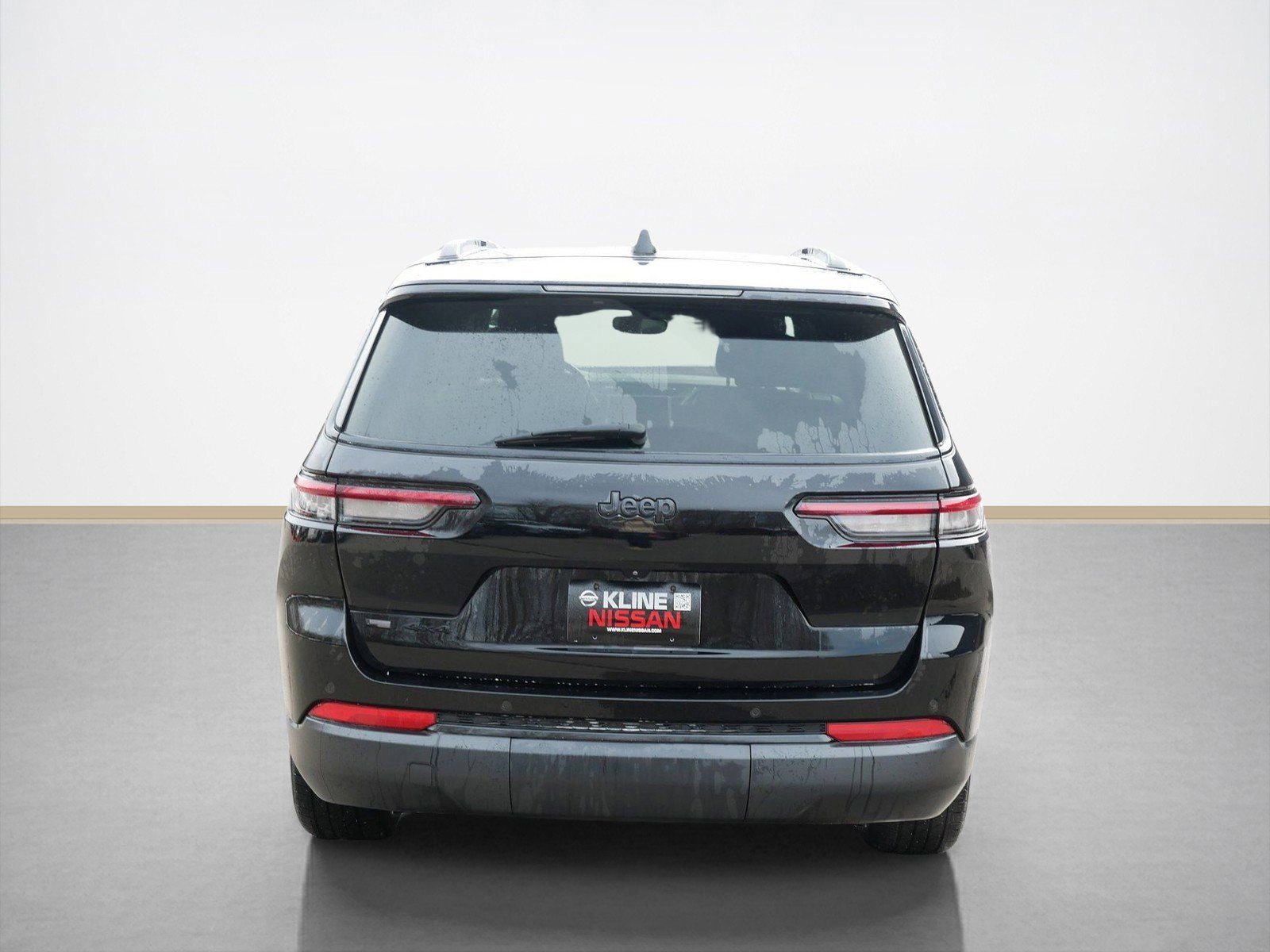 Used 2021 Jeep Grand Cherokee L Laredo image 4