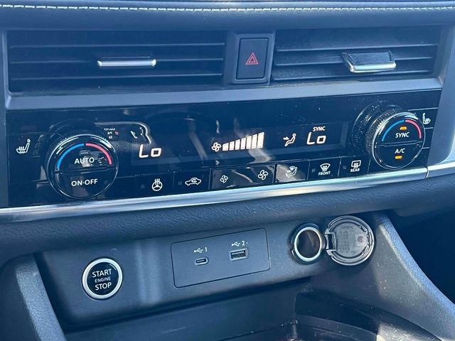 Used 2023 Nissan Rogue SV w/ SV Premium B Package image 30