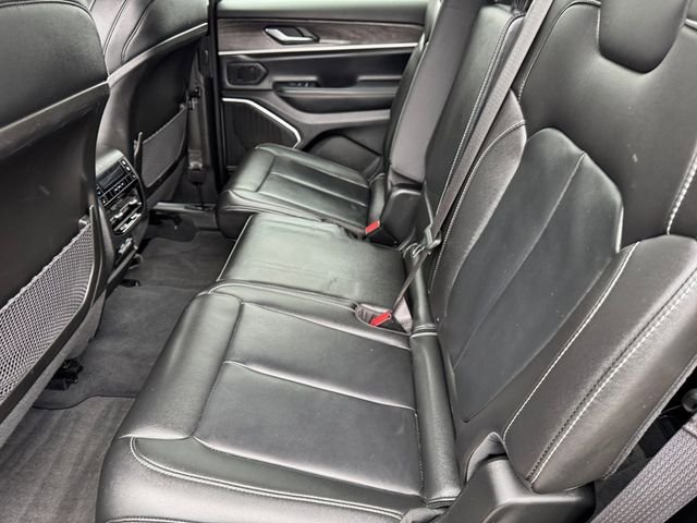 Certified 2023 Jeep Grand Cherokee L Limited w/ Black Appearance Package AWD/4WD image 15