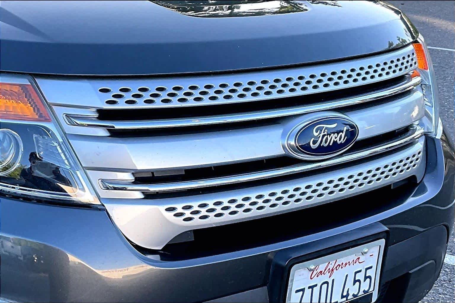 Used 2015 Ford Explorer XLT w/ Equipment Group 202B FWD image 29
