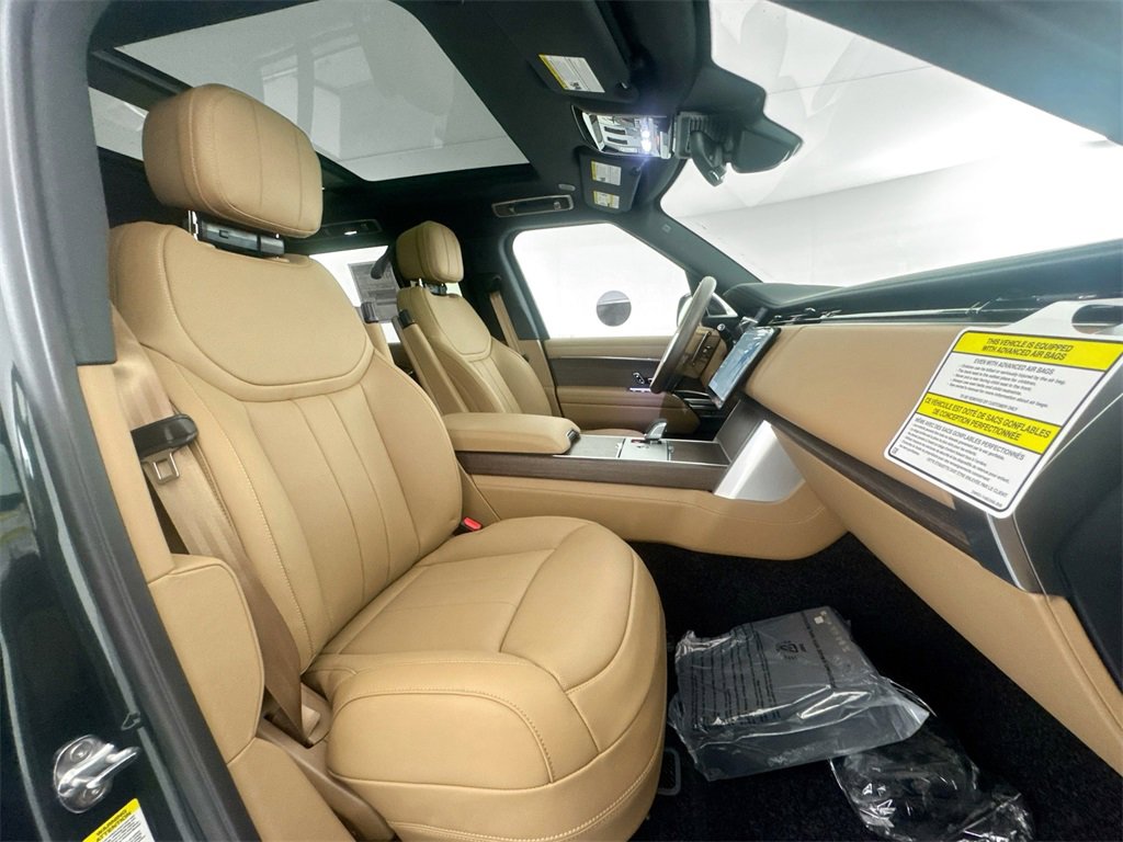 New 2026 Land Rover Range Rover Long Wheelbase SE image 28