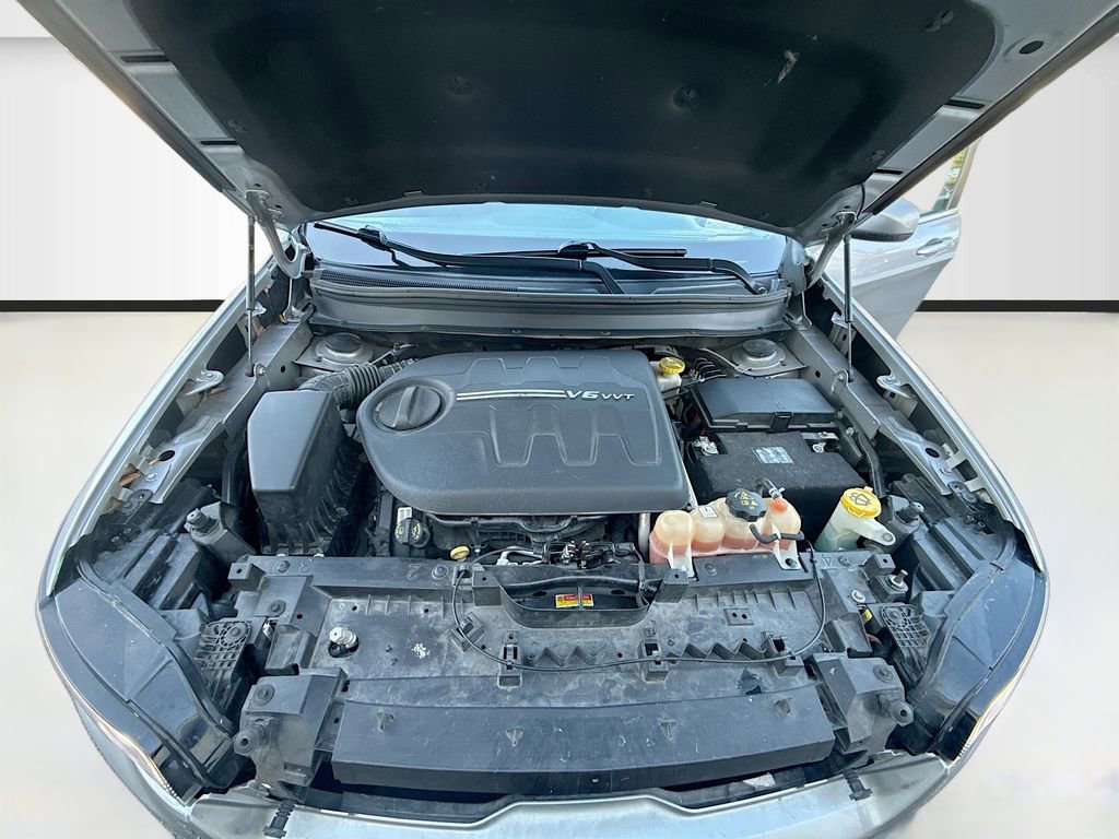 Used 2019 Jeep Cherokee Limited image 29