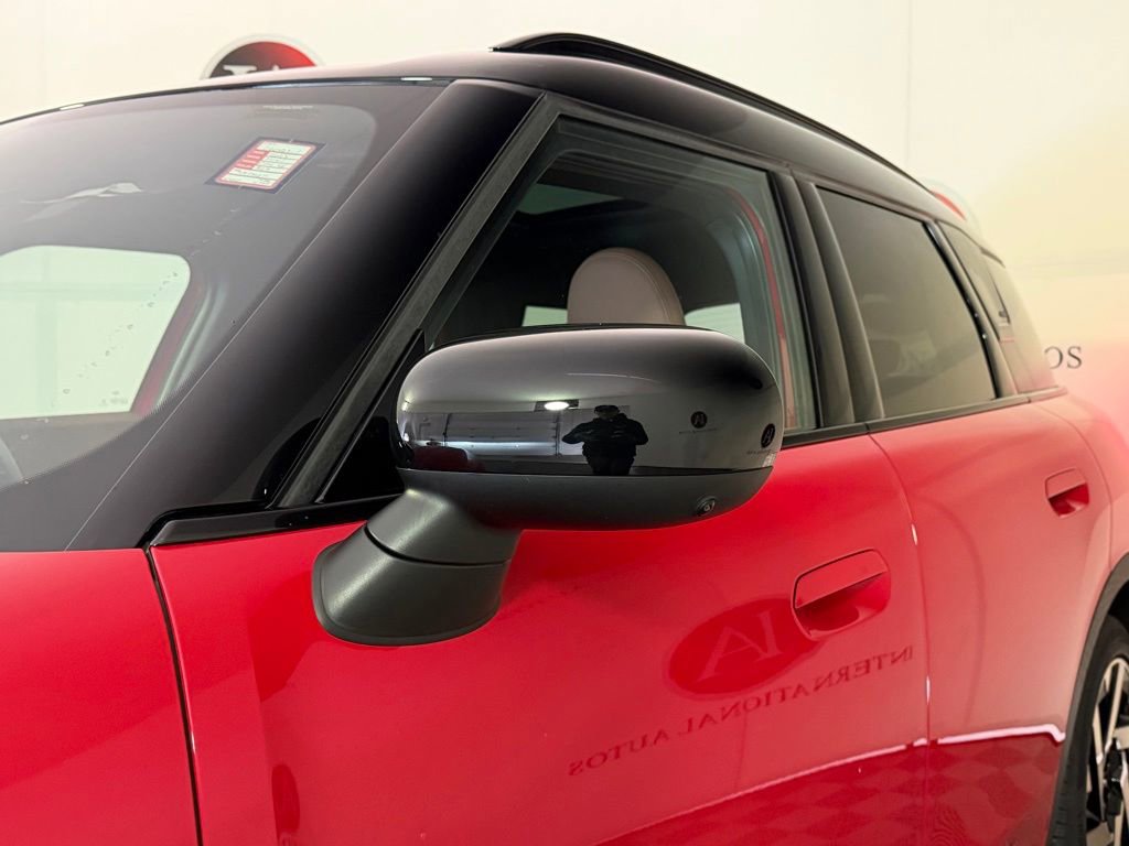 Used 2025 MINI Cooper Countryman SE w/ Comfort Package Max image 12